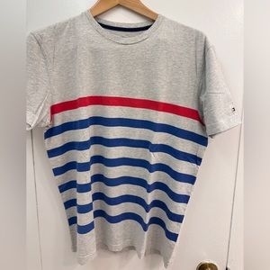 Tommy Hilfiger Stripped T-shirt (Size L)